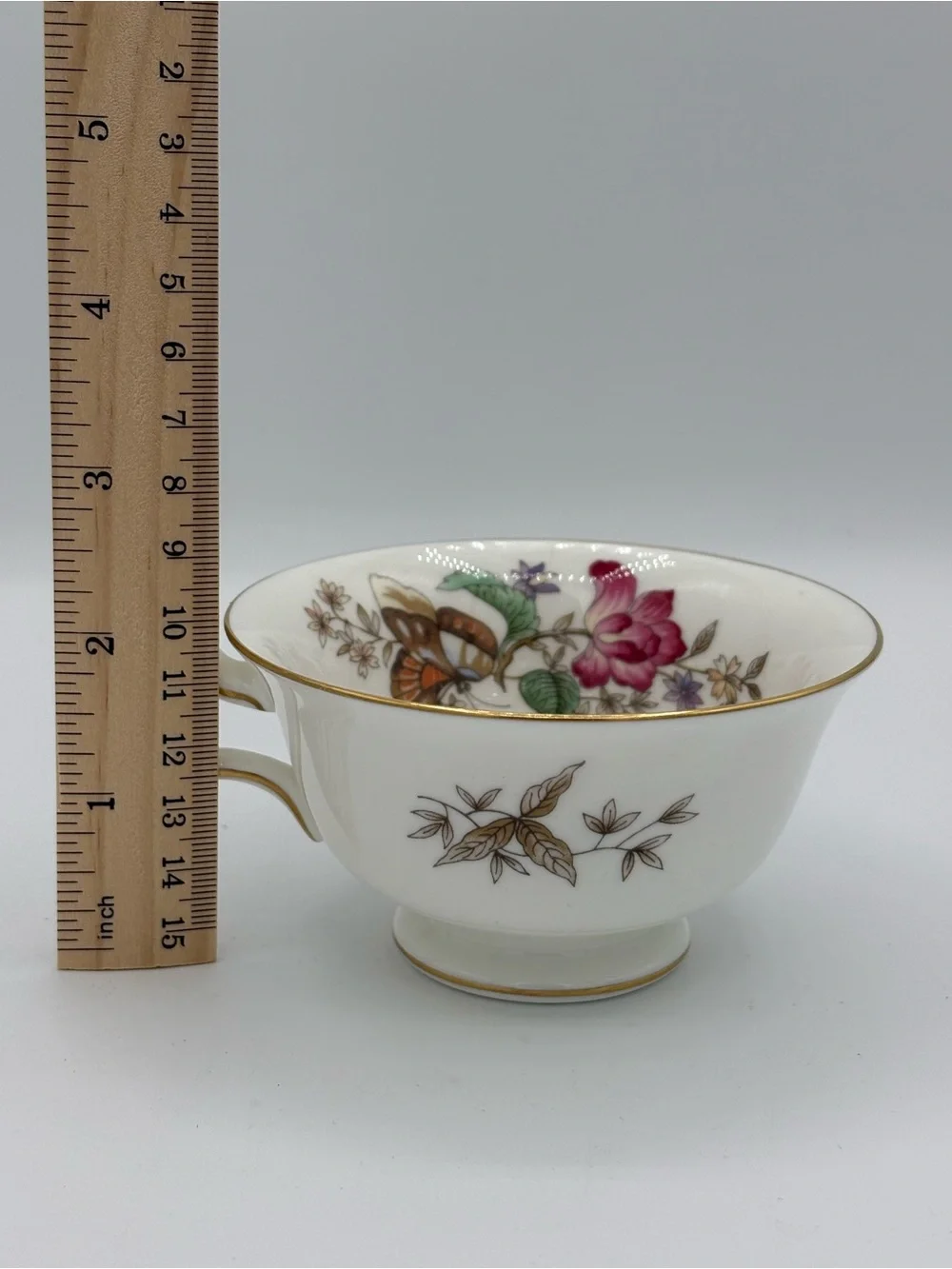 Wedgwood Charnwood Bone China Tea Cups & Saucers Set 4 England Gold Trim